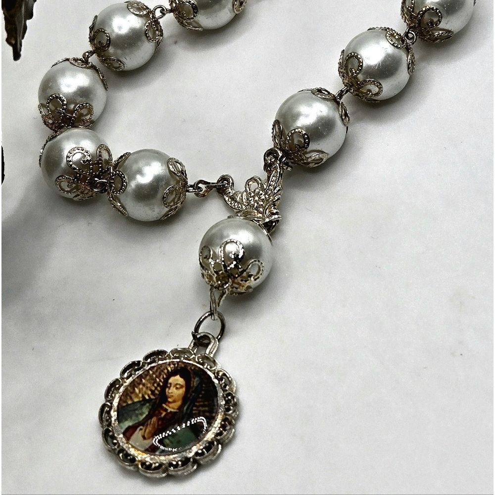 "5/$40" Silvertone Faux Pearl Virgin Mary Charm Bracelet Sz Average